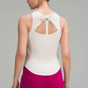 Lululemon Modal Silk Twist Back Yoga Tank. Size 8